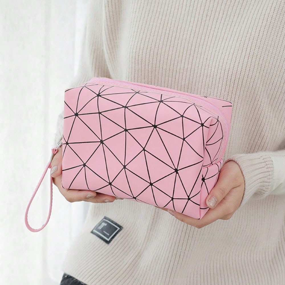 Geometric Luminous Makeup Bag  - đánh giá và giá Tech Accessories Travel Case