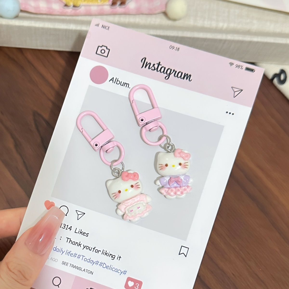 Cute Plaid Skirt Hello Kitty P - đánh giá và giá Power Bank Wireless